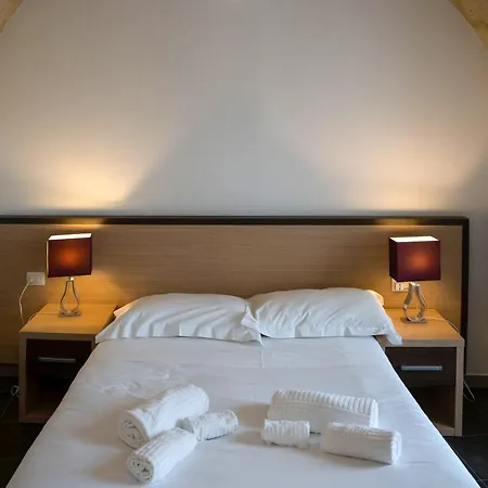 Affittacamere Le Vie Del Mosto 3*